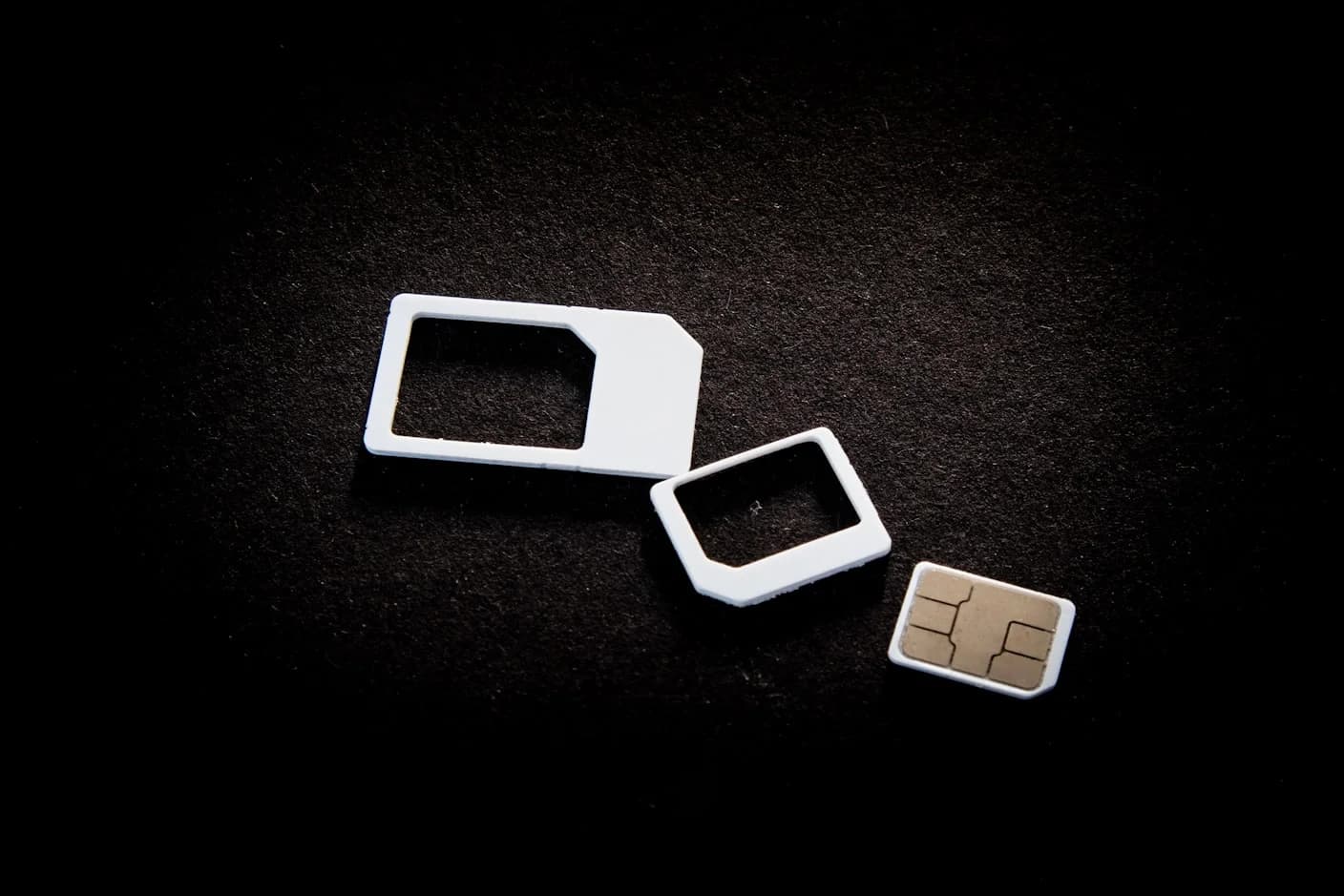 eSIM vs SIM Card: Which One Should Travelers Choose in 2026?